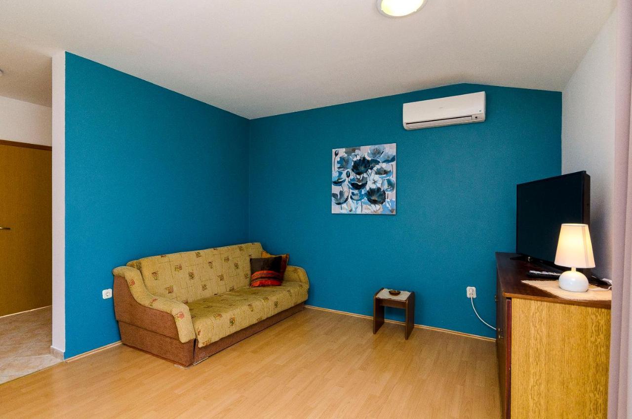 Apartments Milka สลาทิเน ภายนอก รูปภาพ