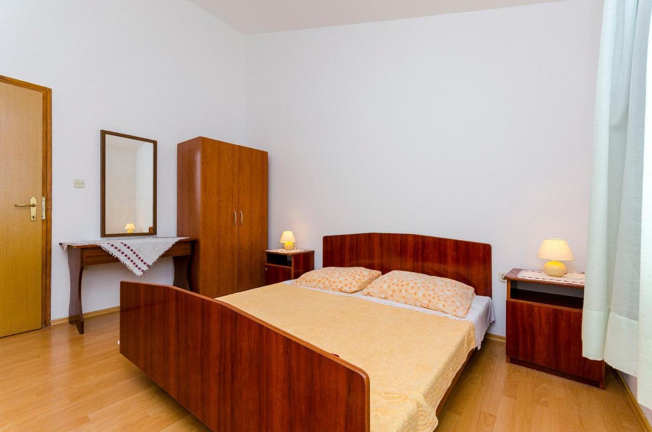 Apartments Milka สลาทิเน ภายนอก รูปภาพ