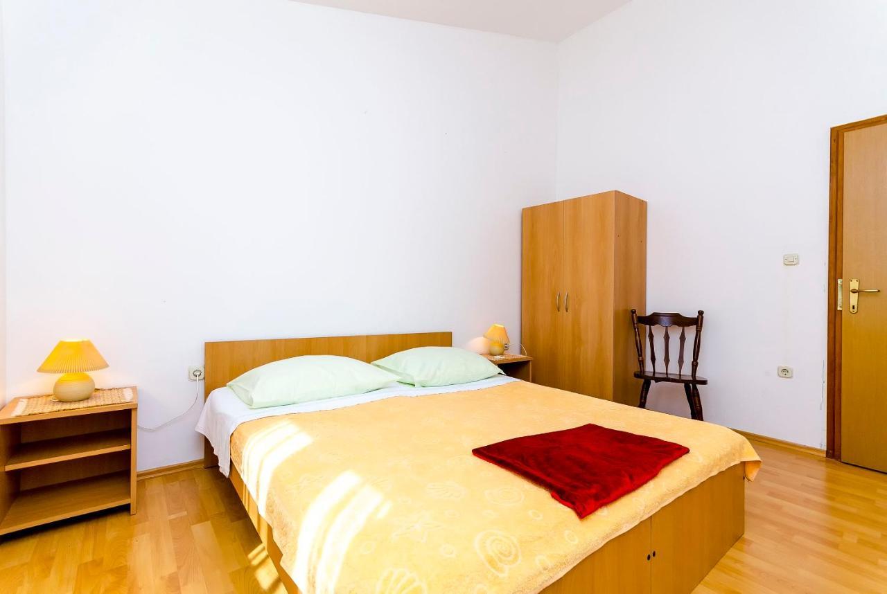 Apartments Milka สลาทิเน ภายนอก รูปภาพ