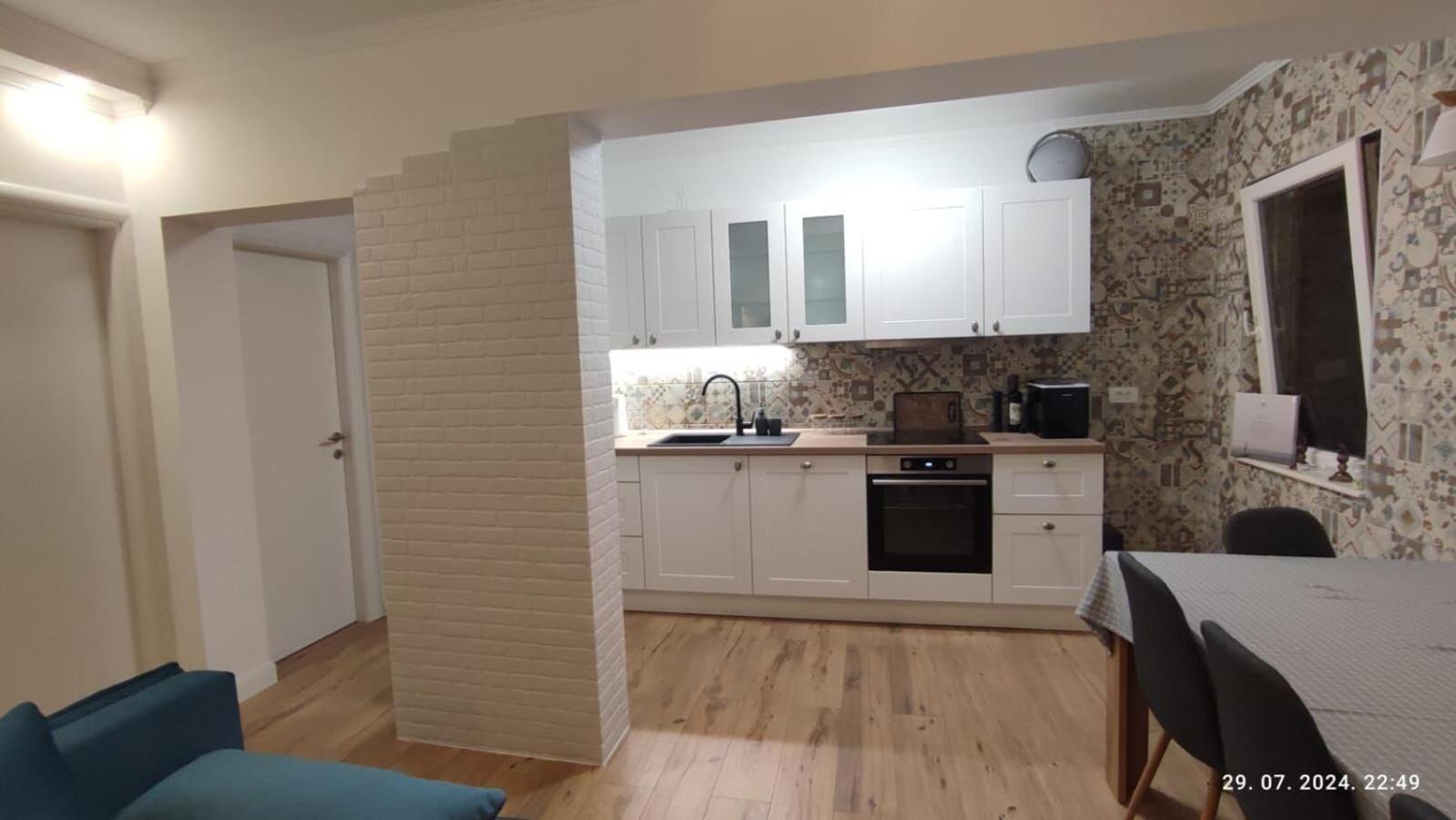 Apartments Milka สลาทิเน ภายนอก รูปภาพ