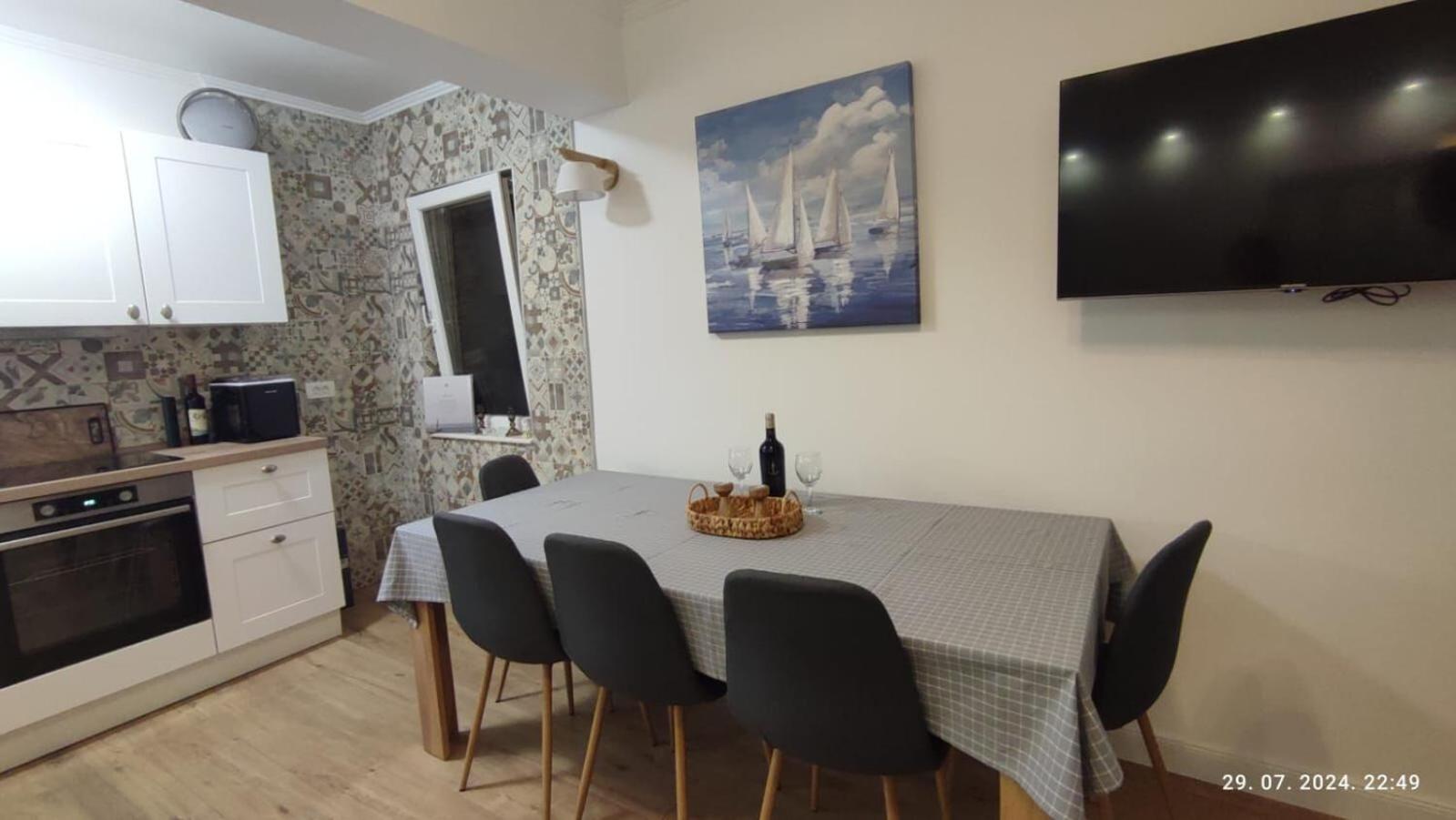 Apartments Milka สลาทิเน ภายนอก รูปภาพ