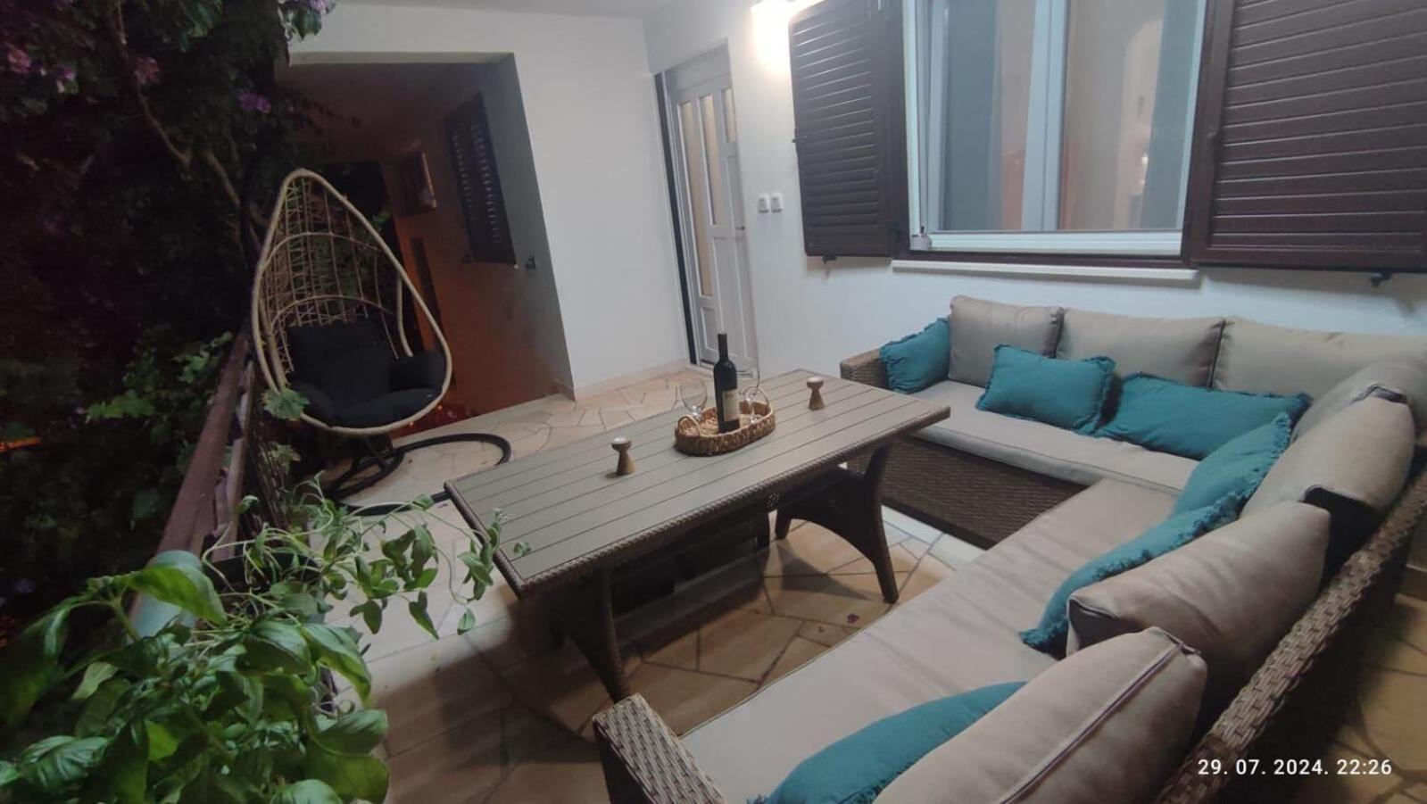 Apartments Milka สลาทิเน ภายนอก รูปภาพ